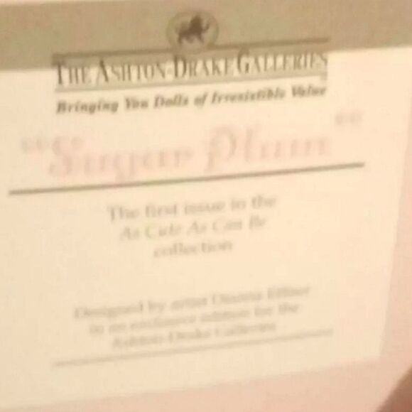 Infant porcelain doll "Sugar Plum" Ashton Drake - Picture 5 of 5